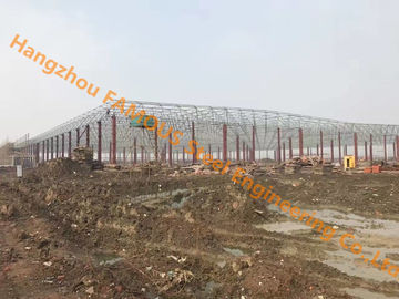 Chine Bâtiment en acier adapté aux besoins du client de construction d'acier de fabrications d'usine d'entrepôt préfabriqué d'atelier fournisseur